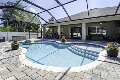 6920 NW Jorgensen Rd, Port Saint Lucie, FL 34983
