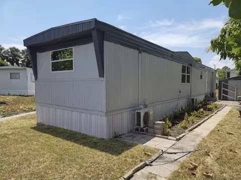 2407 NW 20th Ave, Boynton Beach, FL 33436