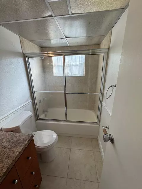 Bath - 201 Brittany E, Delray Beach, FL 33446 photo 2 of 4