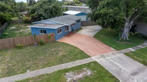 1446 W Drew St, Lantana, FL 33462