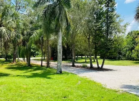 291 22nd St NE, Naples, FL 34120 photo 4