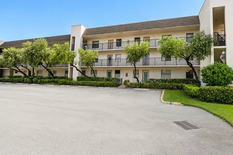 2941 N Nob Hill Rd #112, Sunrise, FL 33322