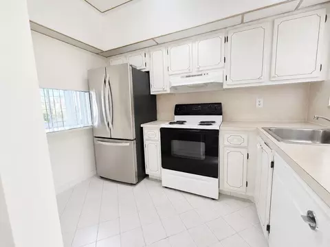 3051 Sunrise Lakes Dr E #203, Sunrise, FL 33322
