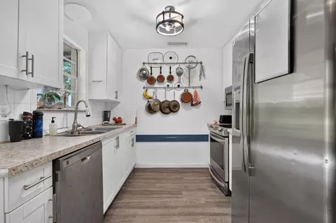 Kitchen - 303 S Delaware Blvd, Jupiter, FL 33458 photo 2 of 4
