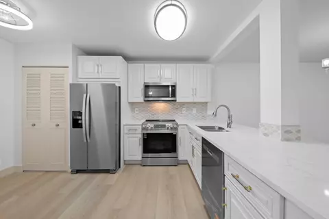 370 NW 76th Ave #204, Margate, FL 33063