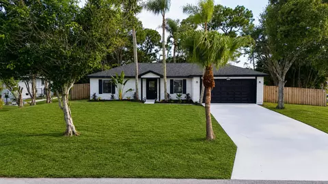 1898 SW Lofgren Ave, Port Saint Lucie, FL 34953