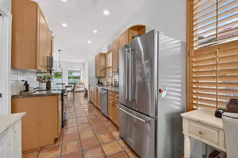 Kitchen - 218 Hampton Ct, Jupiter, FL 33458 photo 2 of 3