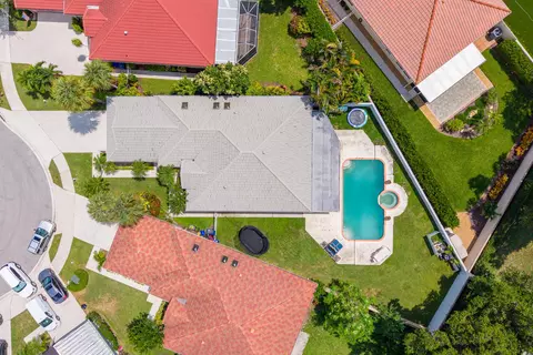 View/Area - 218 Hampton Ct, Jupiter, FL 33458 photo 2 of 3