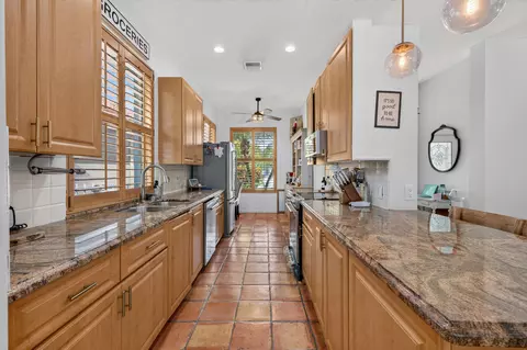 Kitchen - 218 Hampton Ct, Jupiter, FL 33458 photo 1 of 3