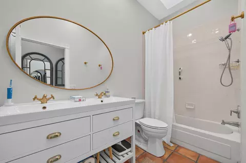 Bath - 218 Hampton Ct, Jupiter, FL 33458 photo 2 of 2