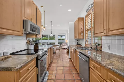 Kitchen - 218 Hampton Ct, Jupiter, FL 33458 photo 3 of 3