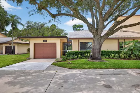 3007 Bent Pine Dr, Fort Pierce, FL 34951