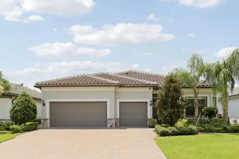 540 SE Villandry Way, Port Saint Lucie, FL 34984
