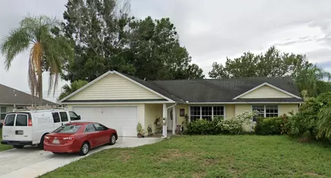 6809 NW Dragon St, Port Saint Lucie, FL 34983