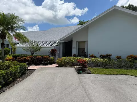 10884 Lake Front Pl, Boca Raton, FL 33498