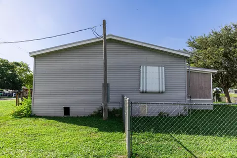 Exterior - 1221 Chobee St, Okeechobee, FL 34974 photo 1 of 11