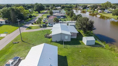 View/Area - 1221 Chobee St, Okeechobee, FL 34974 photo 4 of 7