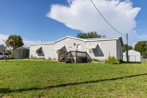 1221 Chobee St, Okeechobee, FL 34974