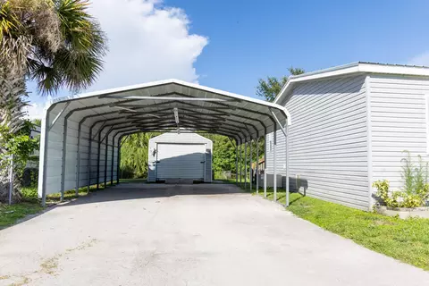 Exterior - 1221 Chobee St, Okeechobee, FL 34974 photo 5 of 11