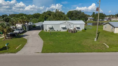 View/Area - 1221 Chobee St, Okeechobee, FL 34974 photo 3 of 7