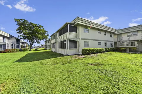 Exterior - 233 Monaco Blvd E, Delray Beach, FL 33446 photo 2 of 6