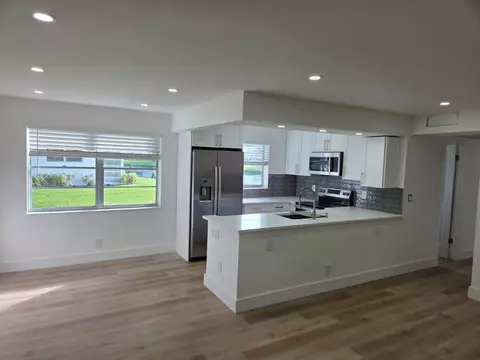 205 Ellesmere E #205, Deerfield Beach, FL 33442