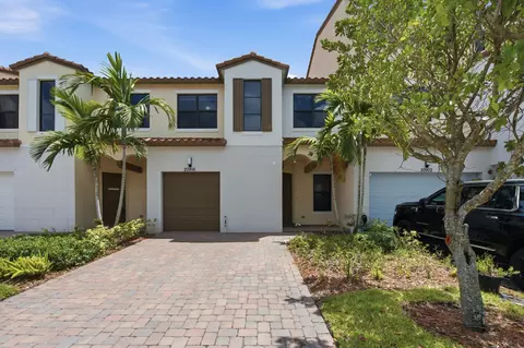 20916 NW 1st Dr, Pembroke Pines, FL 33029