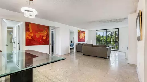 900 NE 195th St #217, Miami, FL 33179