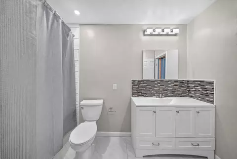 Bath - 2251 SW 67th Way NE, Miramar, FL 33023 photo 2 of 2