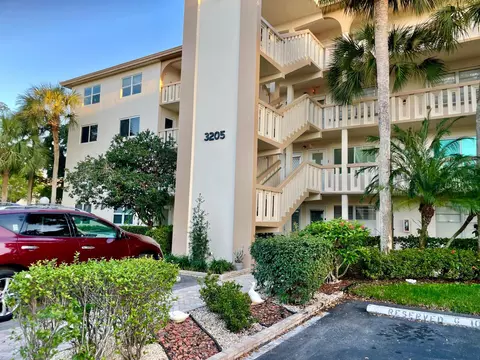 3205 Portofino Pt #B4, Coconut Creek, FL 33066