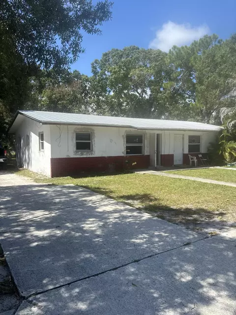 2105 Delaware Ave, Fort Pierce, FL 34950