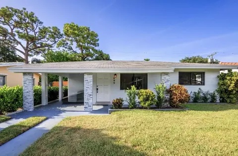 699 NE 40th St, Oakland Park, FL 33334