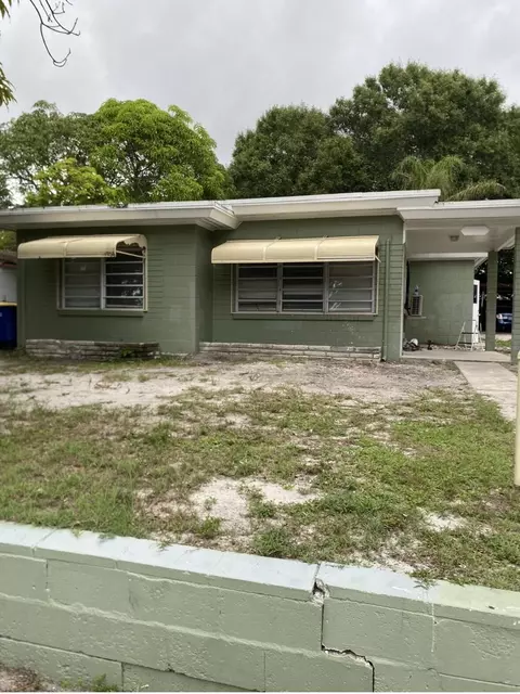 1025 Chipola Rd, Fort Pierce, FL 34950
