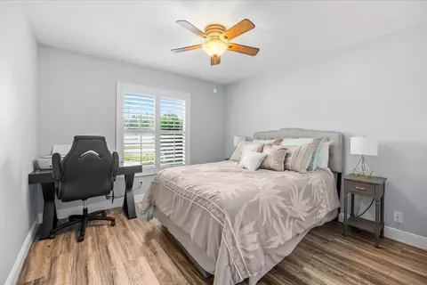 Bedroom - 200 Park Pl, Jupiter, FL 33458 photo 3 of 5