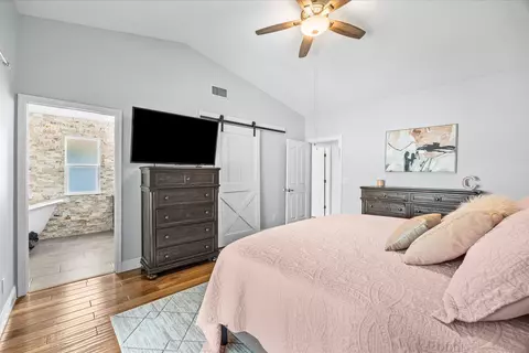 Bedroom - 200 Park Pl, Jupiter, FL 33458 photo 2 of 5