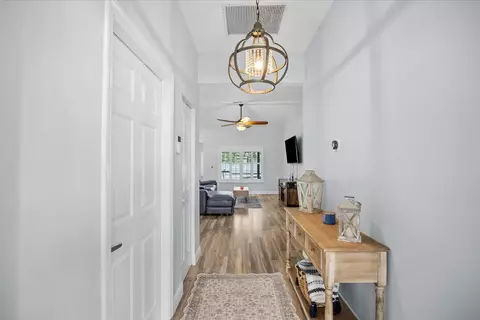 Entry Way - 200 Park Pl, Jupiter, FL 33458 photo 2 of 4