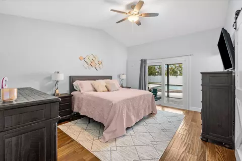 Bedroom - 200 Park Pl, Jupiter, FL 33458 photo 1 of 5
