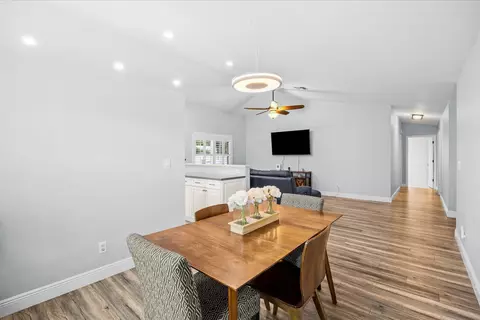 Dining - 200 Park Pl, Jupiter, FL 33458 photo 2 of 2