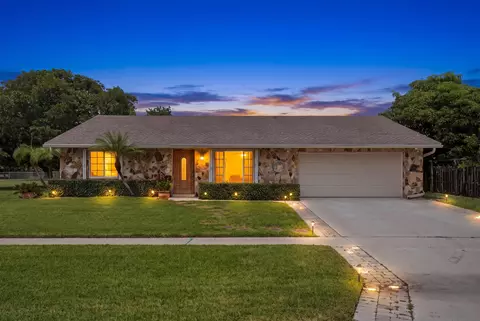 4778 Blue Pine Cir, Lake Worth, FL 33463