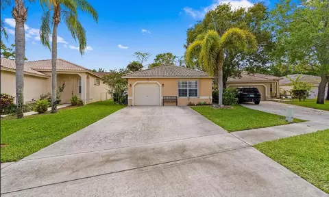 121 Prestige Dr, Royal Palm Beach, FL 33411