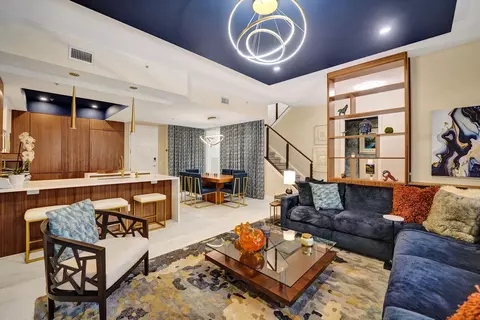 2617 NE 14th Ave #102, Wilton Manors, FL 33334