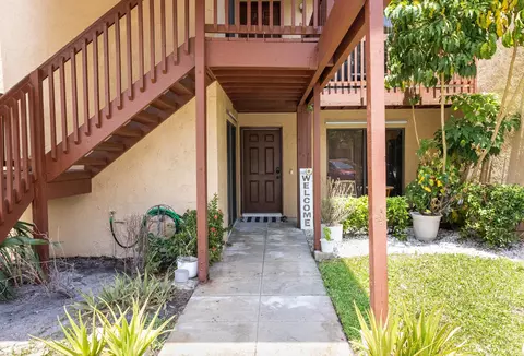 803 Lakeview Cir, Royal Palm Beach, FL 33411