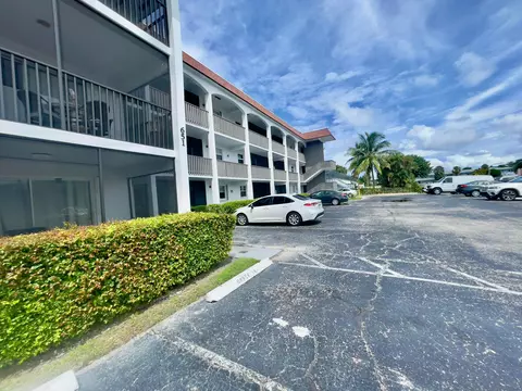 Exterior - 651 Pine Dr #207, Pompano Beach, FL 33060 photo 3 of 5