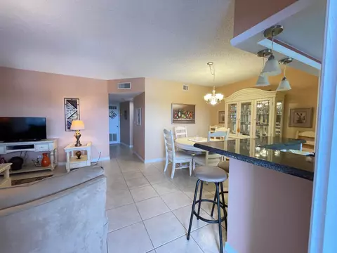 Dining - 651 Pine Dr #207, Pompano Beach, FL 33060 photo 1 of 3