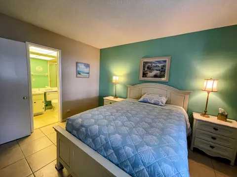 Bedroom - 651 Pine Dr #207, Pompano Beach, FL 33060 photo 4 of 5