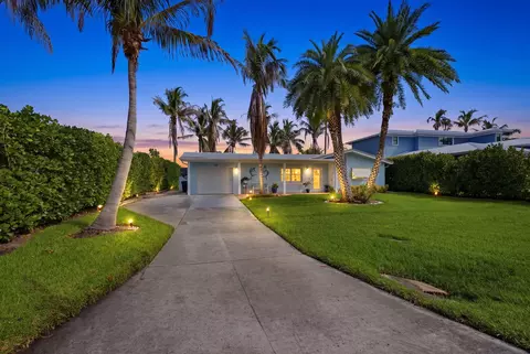 1719 SW Dyer Point Rd, Palm City, FL 34990