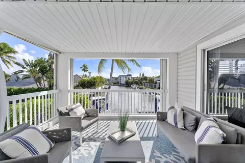 910 Jasmine Dr, Delray Beach, FL 33483