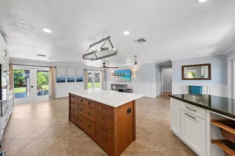Kitchen - 1 Windsor Rd W, Jupiter, FL 33469 photo 4 of 4