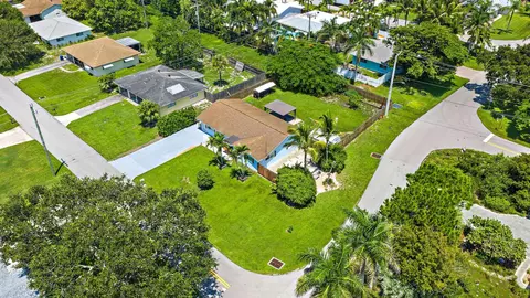 View/Area - 1 Windsor Rd W, Jupiter, FL 33469 photo 7 of 8