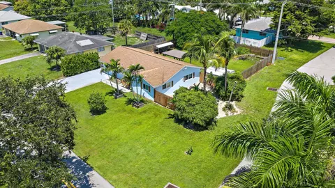 View/Area - 1 Windsor Rd W, Jupiter, FL 33469 photo 2 of 8
